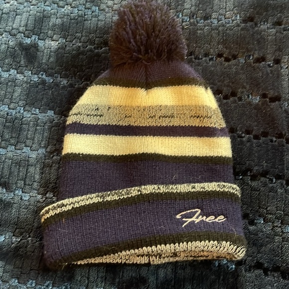 Jen Hatmaker pillow and hats 🌲 - Picture 8 of 9